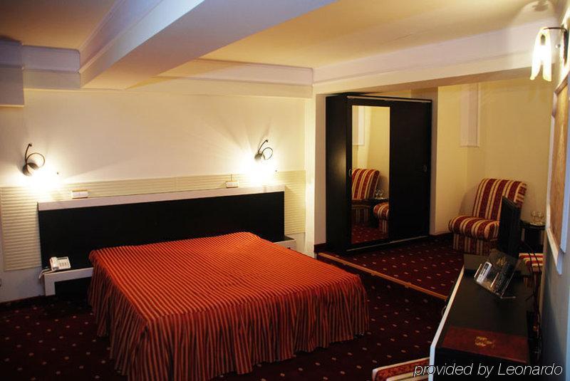 Hotel Prahova Plaza Ploieşti Cameră foto