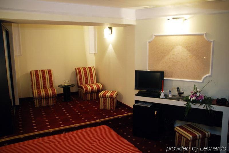Hotel Prahova Plaza Ploieşti Cameră foto