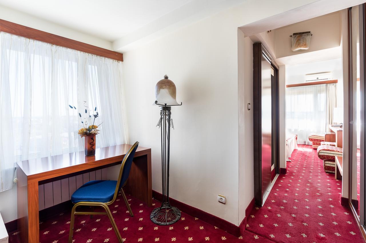 Hotel Prahova Plaza Ploieşti Exterior foto